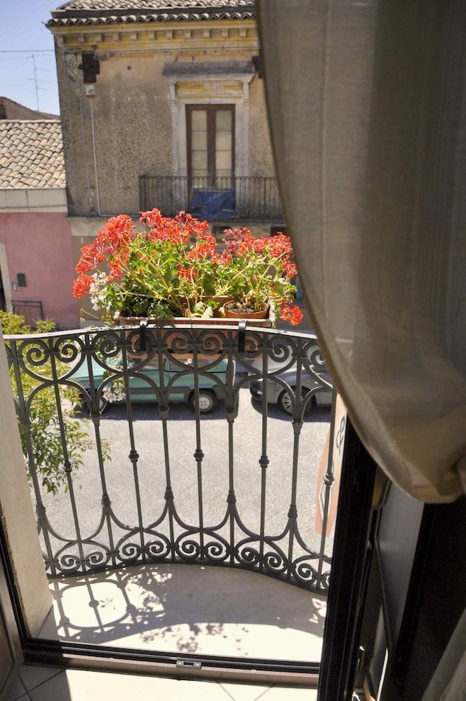 Casa Al Centro Storico Bed and Breakfast Nicolosi Εξωτερικό φωτογραφία