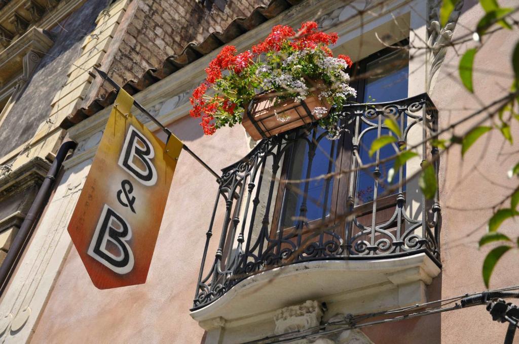 Casa Al Centro Storico Bed and Breakfast Nicolosi Εξωτερικό φωτογραφία